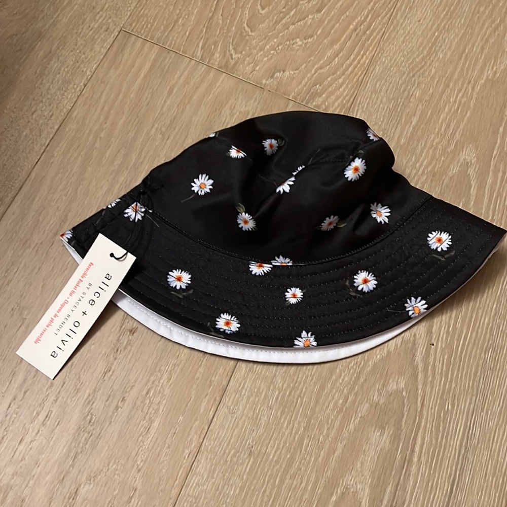 New Alice & Olivia Daisy Bucket Hat